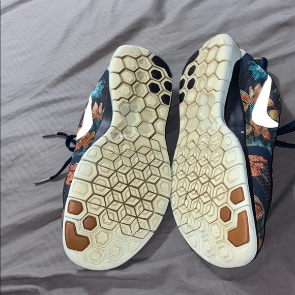 Nike free 5.0 shoes - Picture 2 of 5